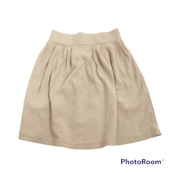 Prettylittlething tan ribbed aline style skirt size 4 - Picture 2 of 7